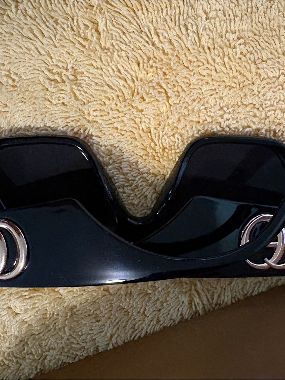 Gucci Black Resin Shield Sunglasses with Gold-Tone GG Rings